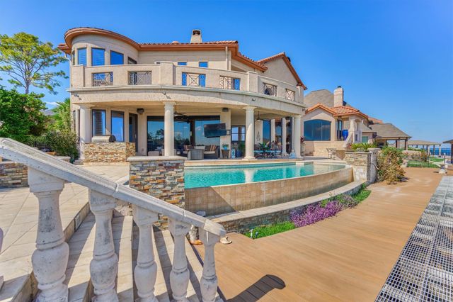 457 Edgewood Drive, Montgomery, TX 77356