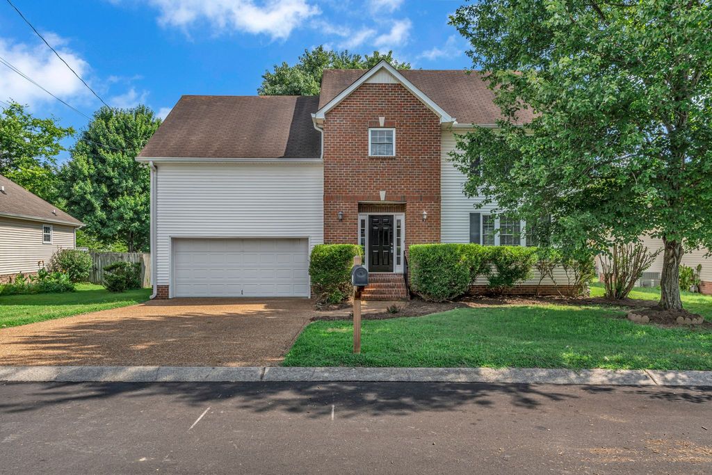 109 Edgeview Ct, Hendersonville, TN 37075