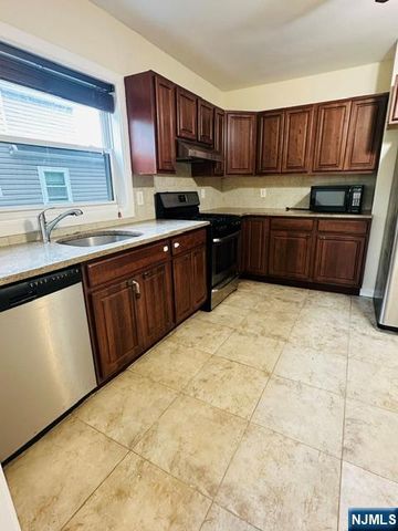 3 Woodside Avenue, Little Falls, NJ 07424