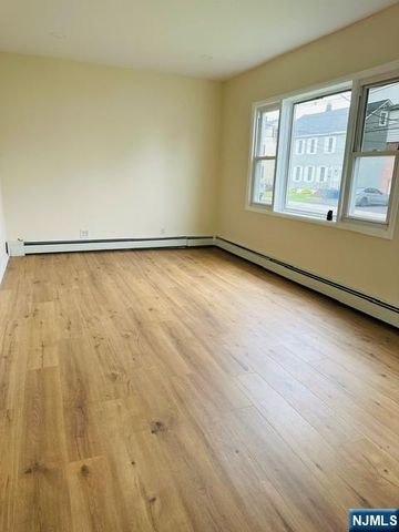 3 Woodside Avenue, Little Falls, NJ 07424
