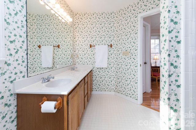 2 Strathmore Drive, Arden, NC 28704