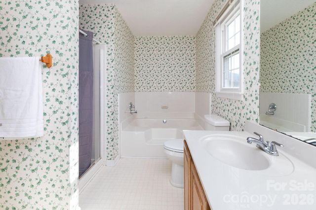 2 Strathmore Drive, Arden, NC 28704