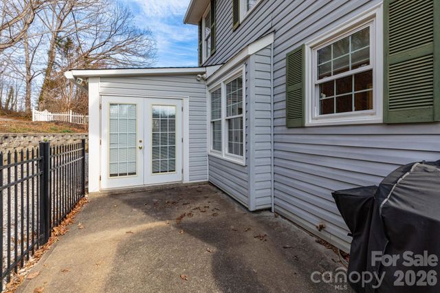 2 Strathmore Drive, Arden, NC 28704