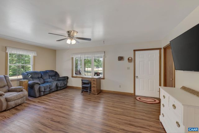 256 WAGNER PL, Palmyra, VA 22963