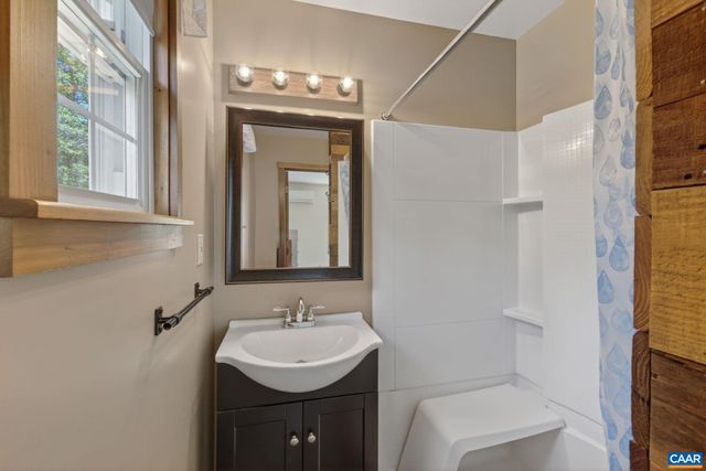 256 WAGNER PL, Palmyra, VA 22963