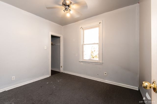 8136 S Manistee Avenue, Chicago, IL 60617