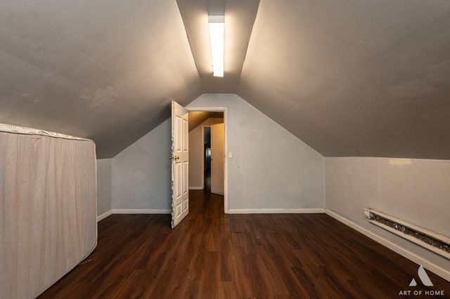 8136 S Manistee Avenue, Chicago, IL 60617