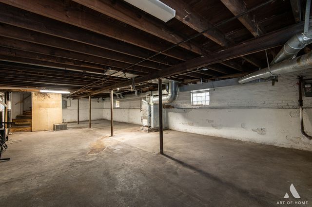 8136 S Manistee Avenue, Chicago, IL 60617