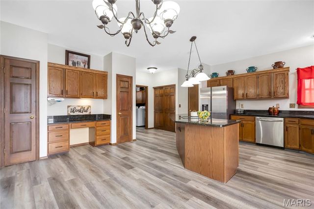 3957 Secretariat Drive, Florissant, MO 63034