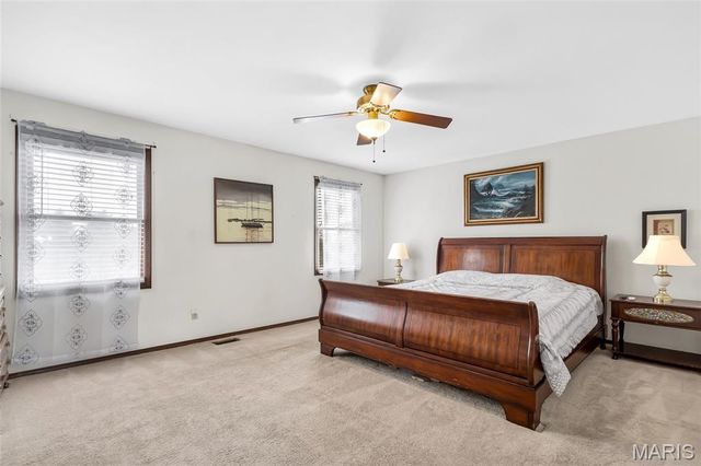 3957 Secretariat Drive, Florissant, MO 63034