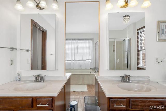 3957 Secretariat Drive, Florissant, MO 63034