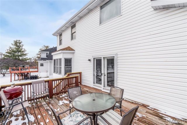 3957 Secretariat Drive, Florissant, MO 63034