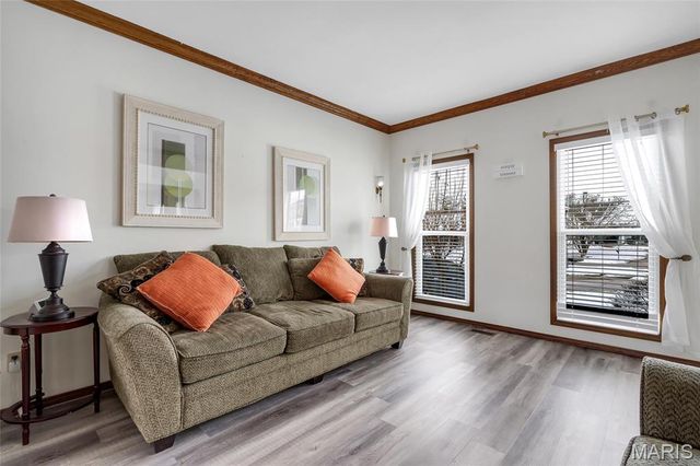 3957 Secretariat Drive, Florissant, MO 63034