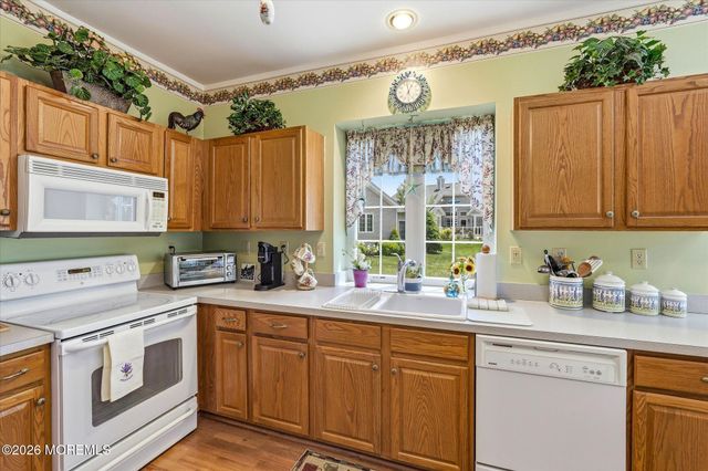 15 Breeze Terrace, Barnegat, NJ 08005