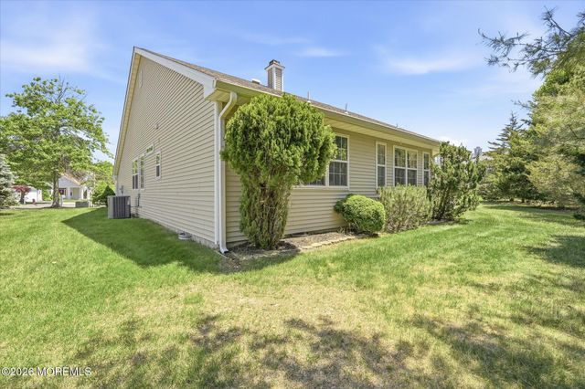 15 Breeze Terrace, Barnegat, NJ 08005