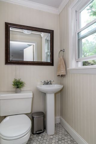 62 Washington Ave, Natick, MA 01760