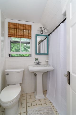 62 Washington Ave, Natick, MA 01760