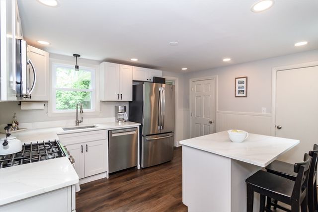 62 Washington Ave, Natick, MA 01760
