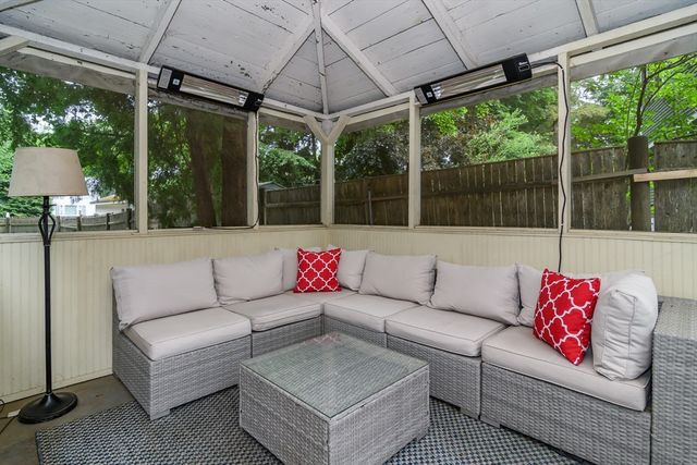 62 Washington Ave, Natick, MA 01760