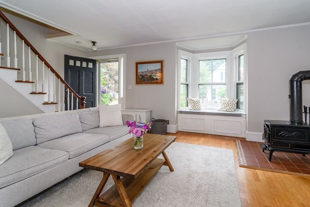 62 Washington Ave, Natick, MA 01760