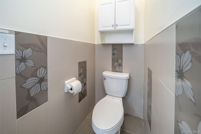 4 Rose Garden Way 102, Monsey, NY 10952