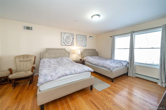 4 Rose Garden Way 102, Monsey, NY 10952