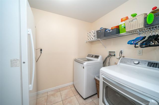 4 Rose Garden Way 102, Monsey, NY 10952