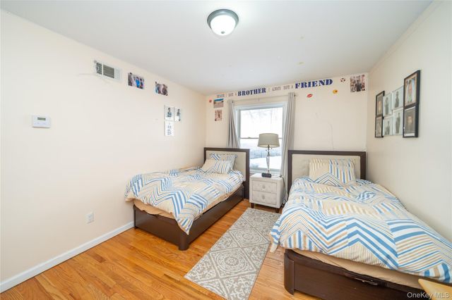 4 Rose Garden Way 102, Monsey, NY 10952