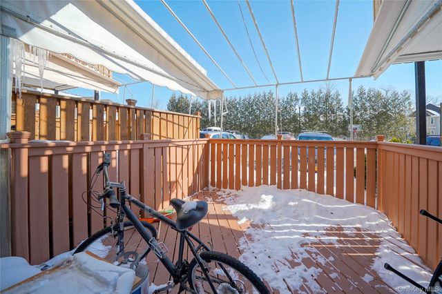 4 Rose Garden Way 102, Monsey, NY 10952