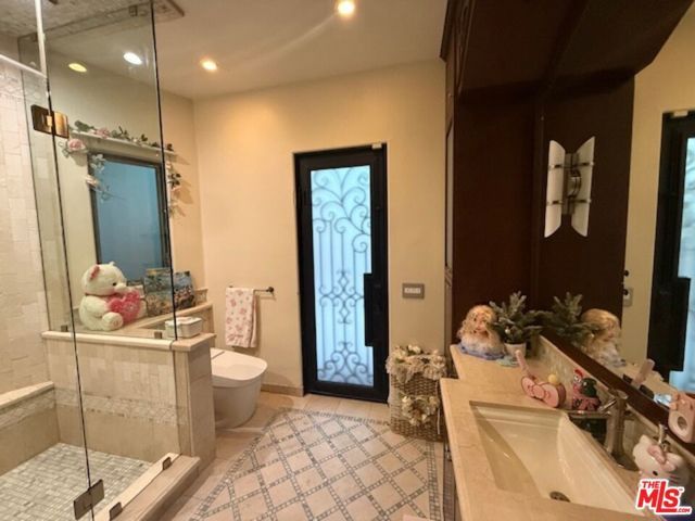 4555 Winnetka Avenue, Woodland Hills (los Angeles), CA 91364