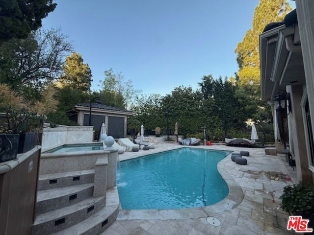 4555 Winnetka Avenue, Woodland Hills (los Angeles), CA 91364