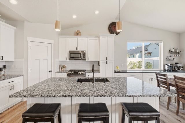 22 E Eleventh Ct, Deer Park, WA 99006