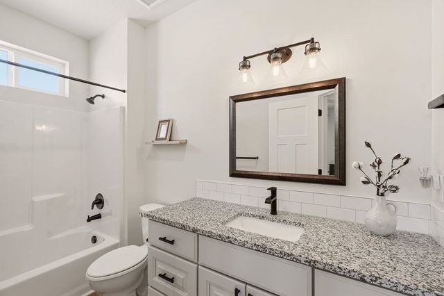 22 E Eleventh Ct, Deer Park, WA 99006