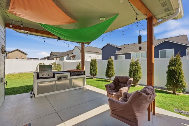 22 E Eleventh Ct, Deer Park, WA 99006