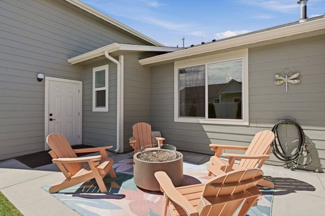 22 E Eleventh Ct, Deer Park, WA 99006