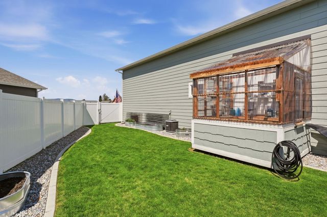 22 E Eleventh Ct, Deer Park, WA 99006