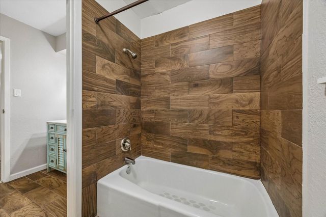 12206 Young Circle, Santa Fe, TX 77510