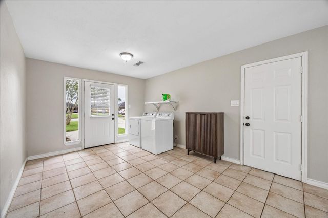 12206 Young Circle, Santa Fe, TX 77510