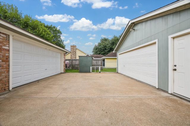 12206 Young Circle, Santa Fe, TX 77510