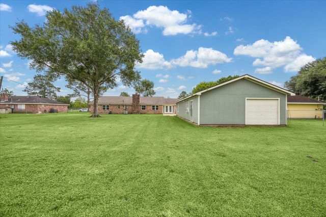 12206 Young Circle, Santa Fe, TX 77510