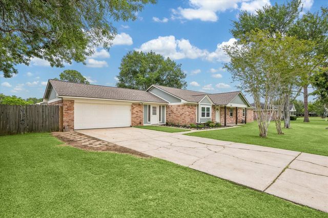 12206 Young Circle, Santa Fe, TX 77510