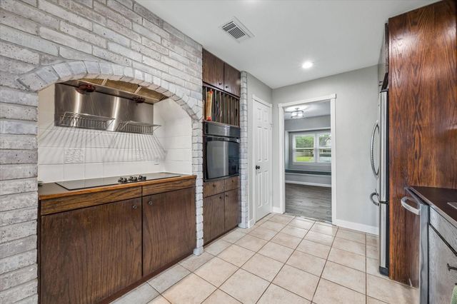 12206 Young Circle, Santa Fe, TX 77510