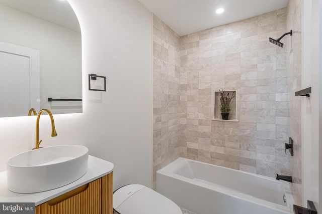 1213 KENNEDY ST NW, Washington, DC 20011