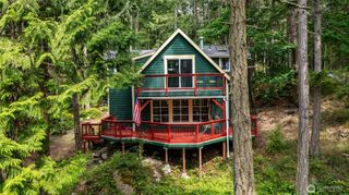 1026 Chinook Way, Center Island, WA 98221