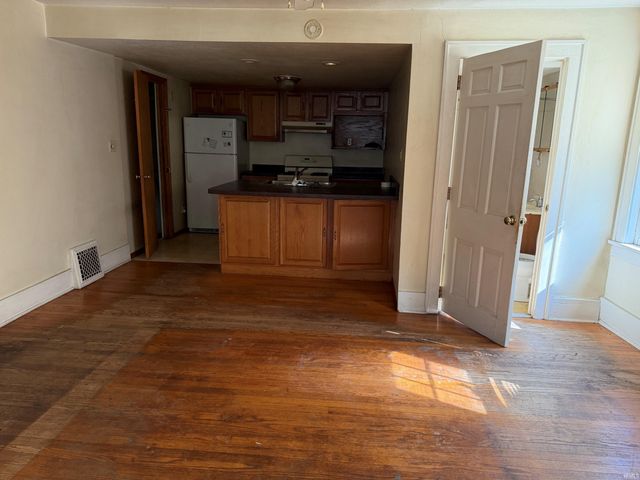 1030 Foster Street, South Bend, IN 46617