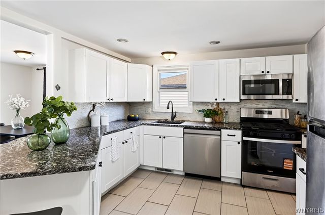 305 Lydia Lane, Cheektowaga, NY 14225