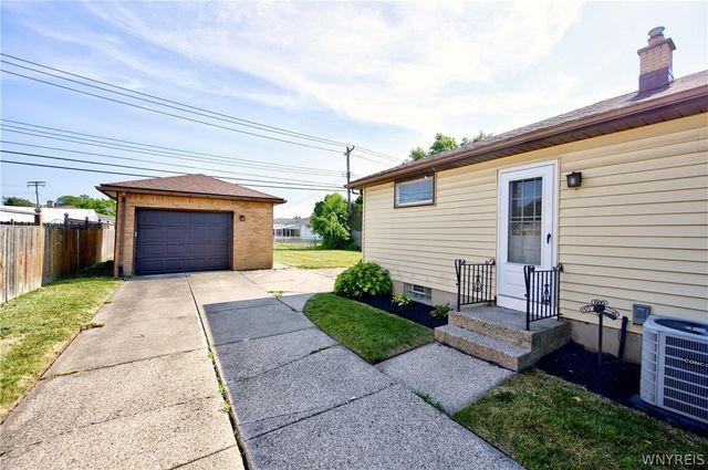305 Lydia Lane, Cheektowaga, NY 14225