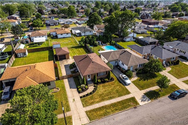 305 Lydia Lane, Cheektowaga, NY 14225