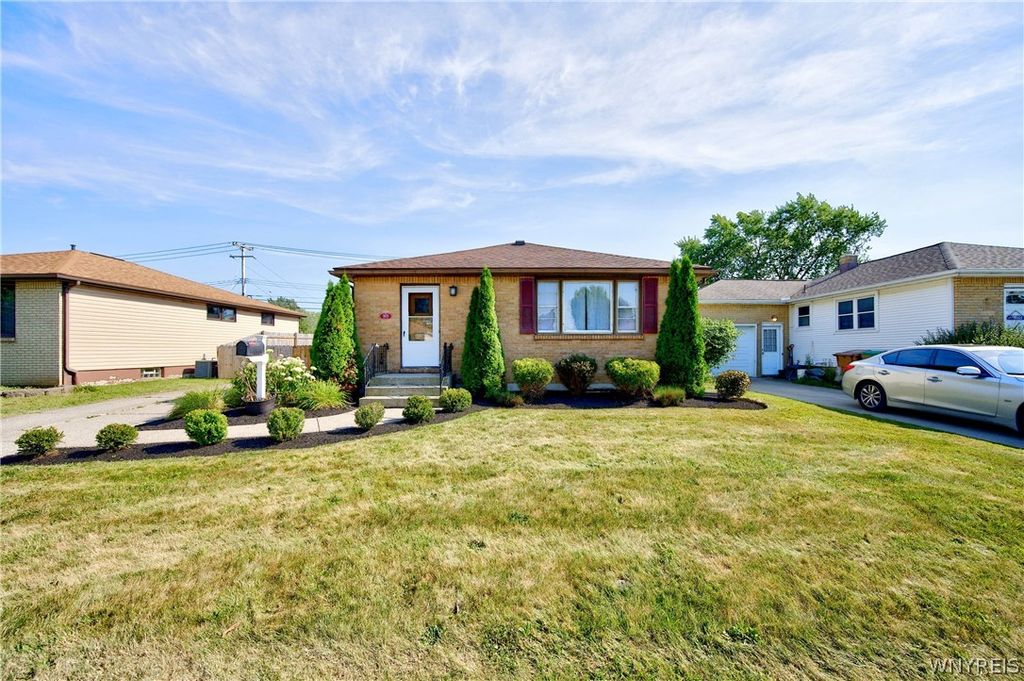 305 Lydia Lane, Cheektowaga, NY 14225