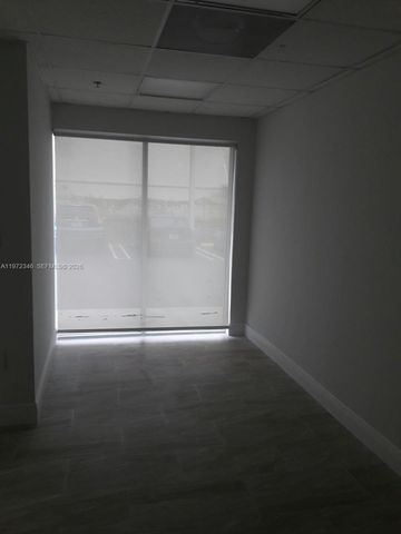 10601 NW 122nd St 15, Medley, FL 33178